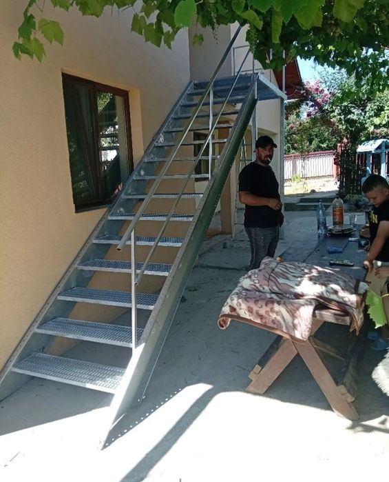 Scări zincate exterior 85x27