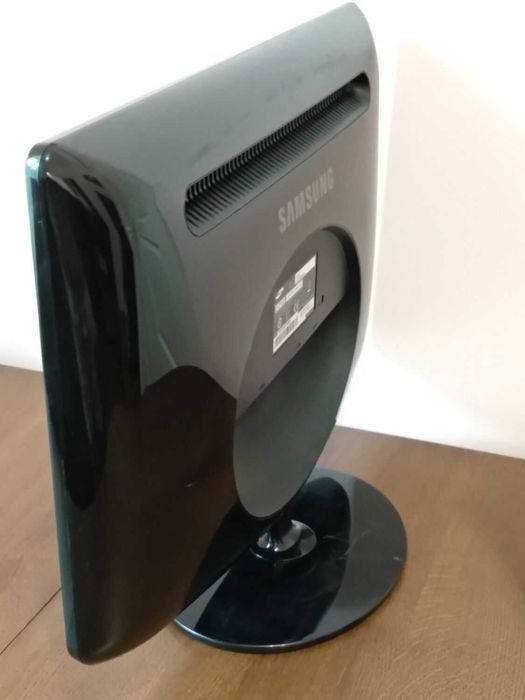 Монитор Samsung SyncMaster 2232BW