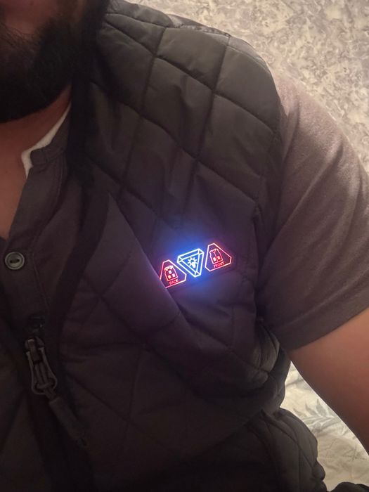 Продавам подгряваща жилетка