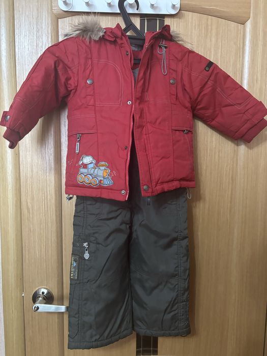 Продам куртки зимние весенние