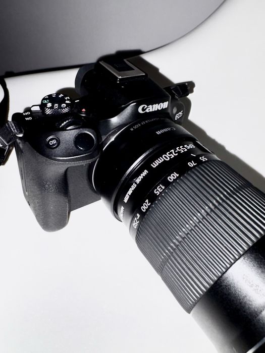 (SET) Cameră foto Canon R50 fotografi/vlogging/content + 2 obiective