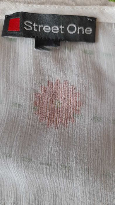 Bluze  dama  deosebite, din material  fin