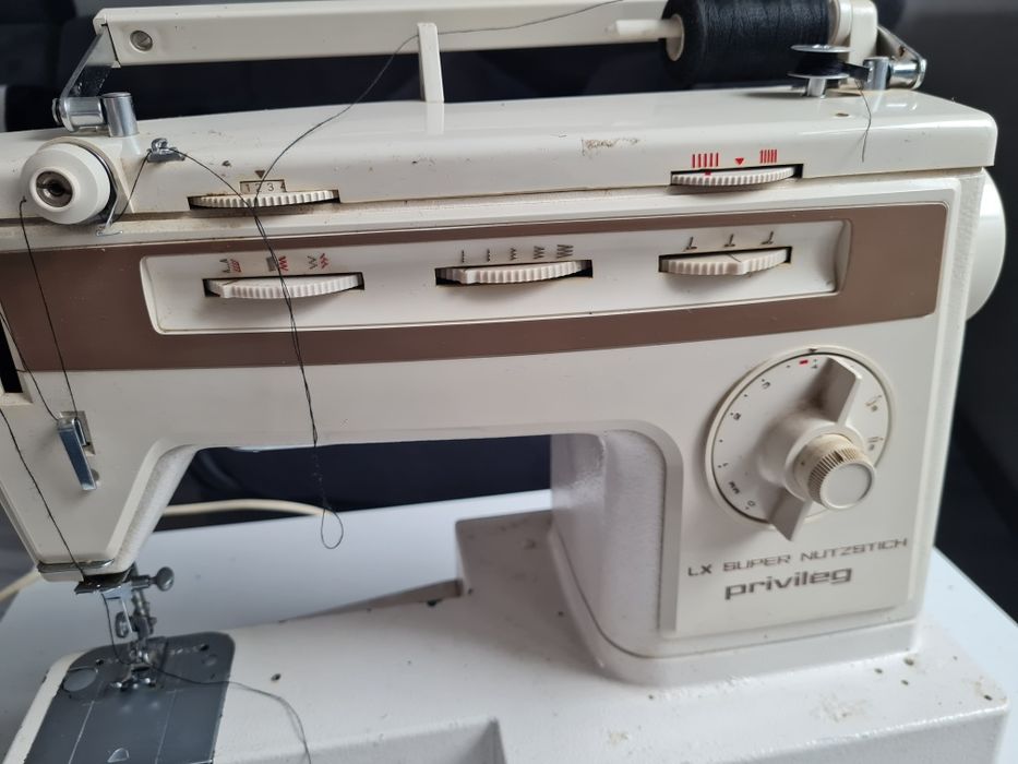 Masina de cusut privileg
