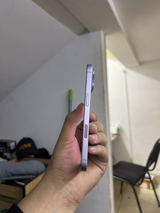 Продам Iphone 17