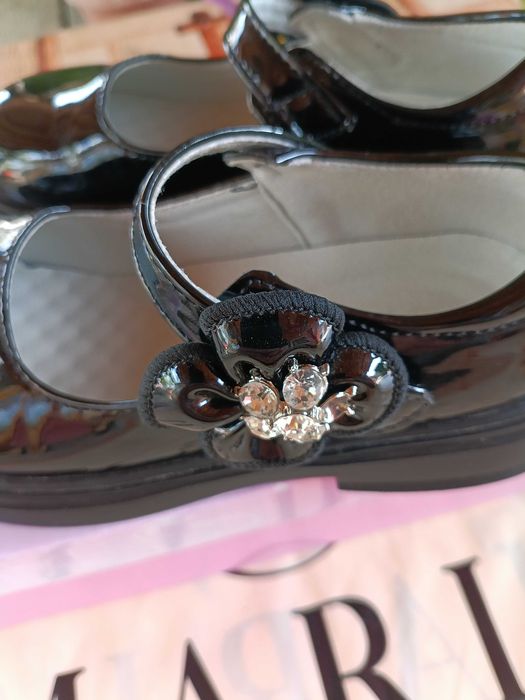 Чисто нови детски обувки. Номер 30