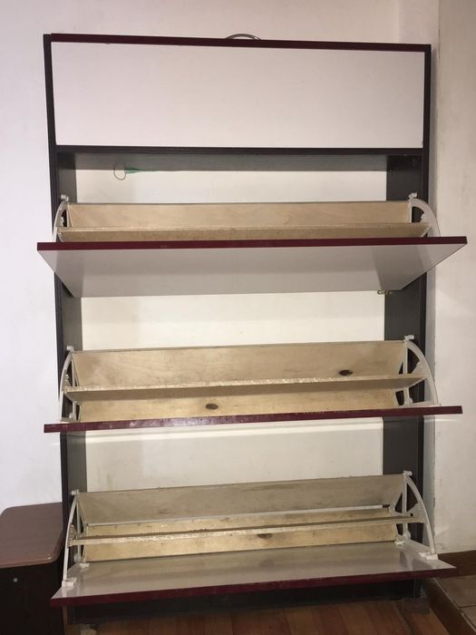 Вместительная обувница