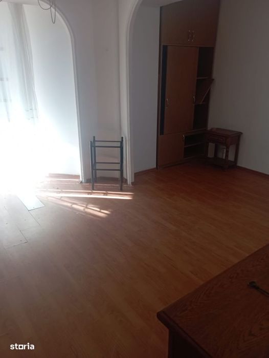 Apartament 4 camere, ultracentral, et 3/8 pret 165000€