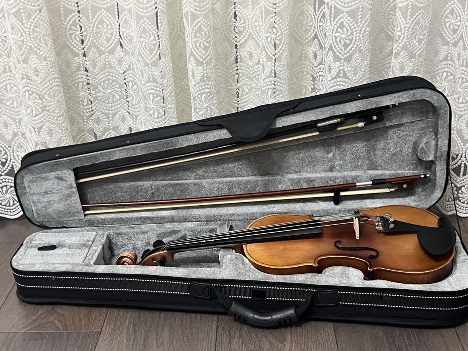 Vioara Easter+pachet full (noua nefolosita ) 1300 lei
