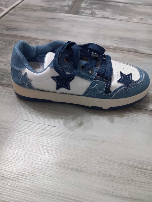 Маратонки чисто нови неносени