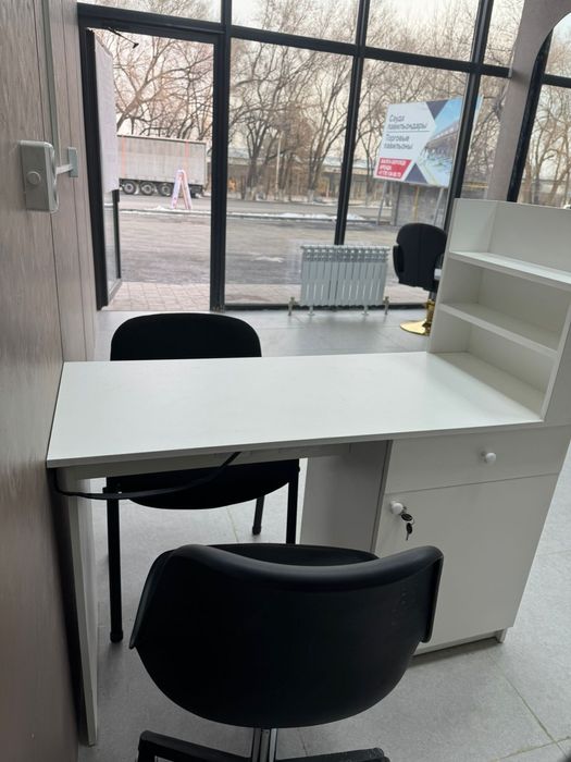 Шаштараз еркектермен айел адамдадар