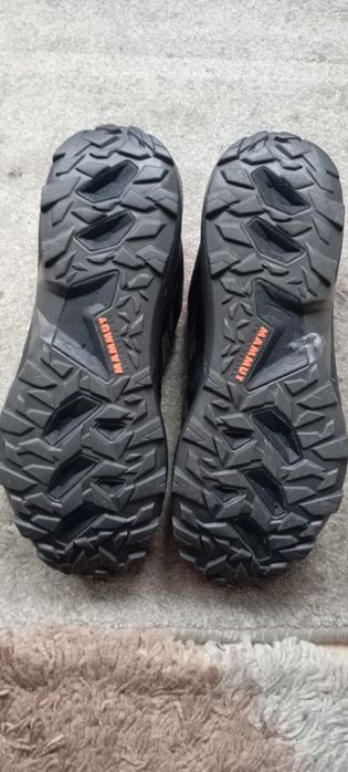 Pantofi Mammut la jumate preț