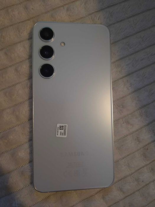 Samsung Galaxy S24 256 GB – като нов, без забележки