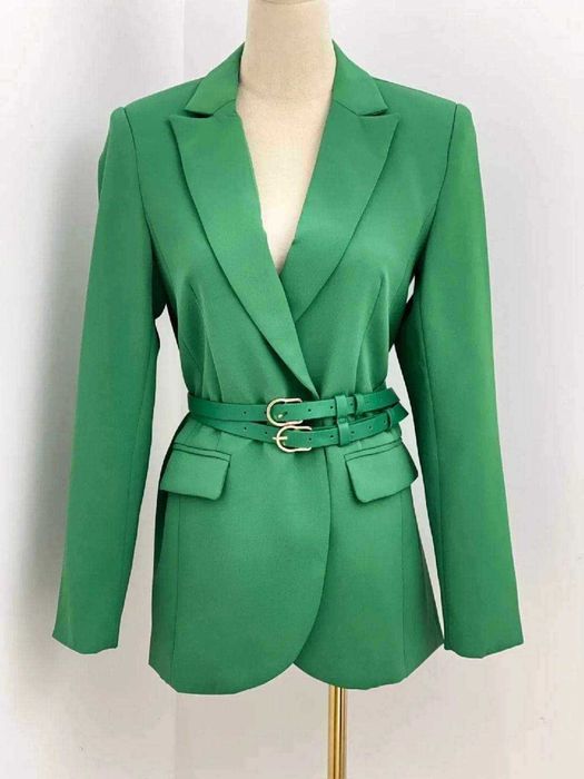 Ново плътно сако с колан