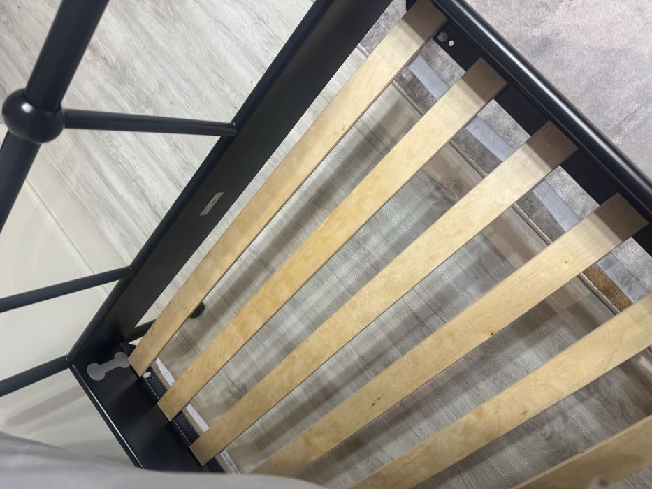 Продам кровать металлическая прочная