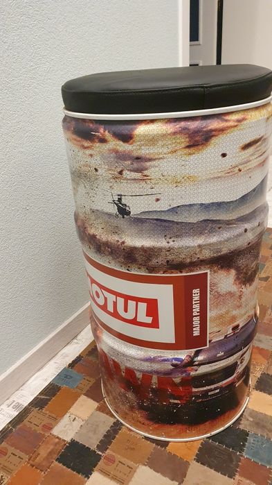 Vând scaun tineret.