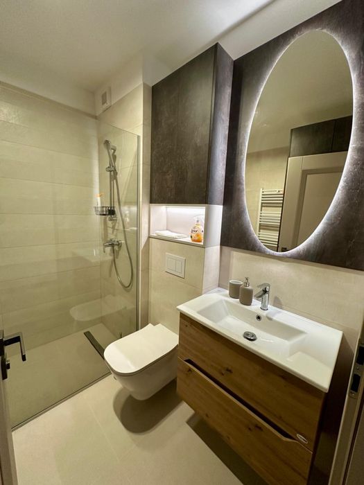 De inchiriat  2 camere lux Adora Central