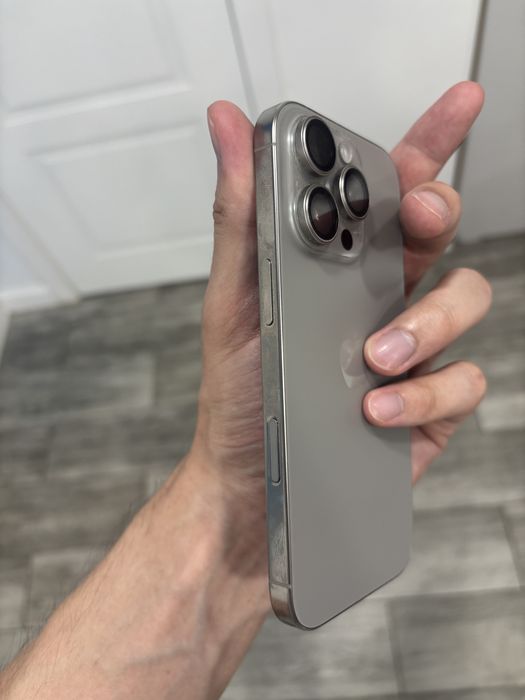 iPhone 16 Pro 256GB (SIM + eSIM)