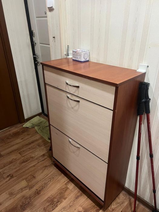 Продам мебель и двери