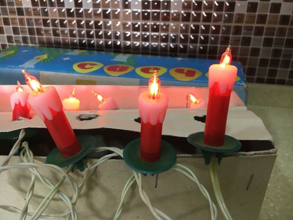 Продаются новые гирлянды для ёлки  1985 года.