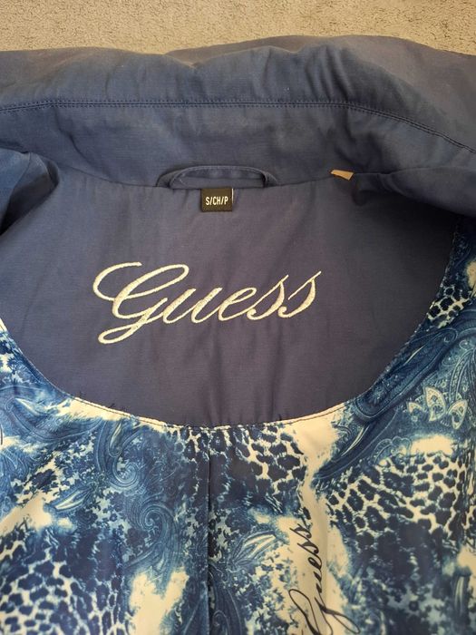 Синий плащ/куртка Guess