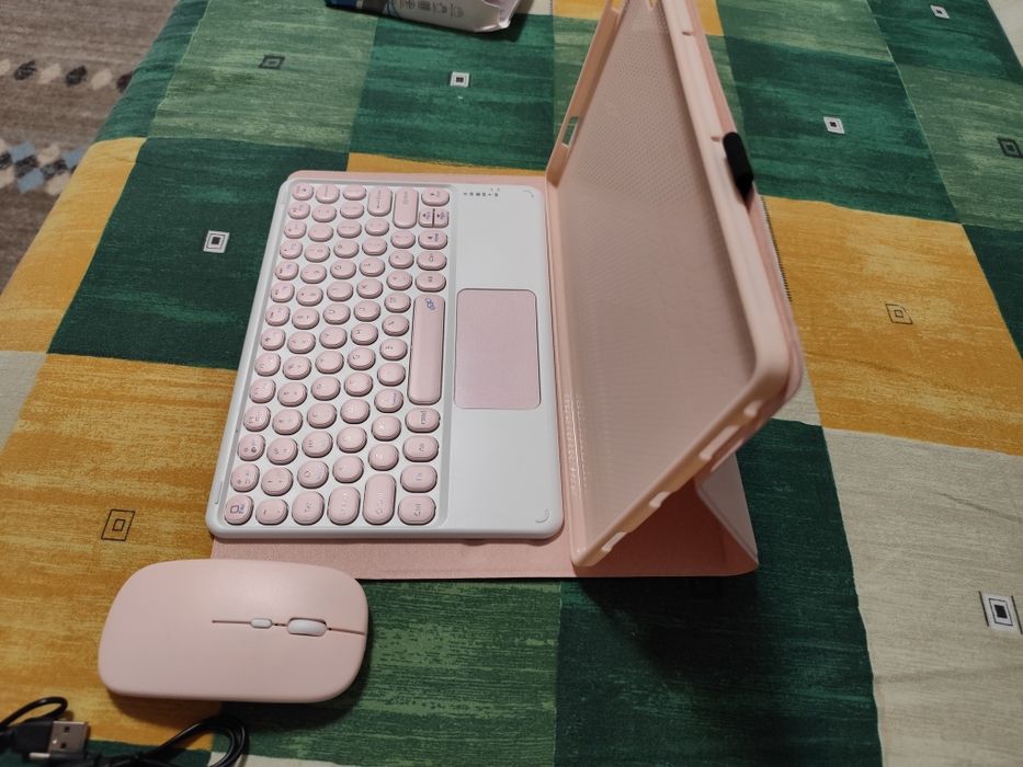Husa magnetica cu tastatura si mouse pentru Lenovo Pad Plus 2023 11,5