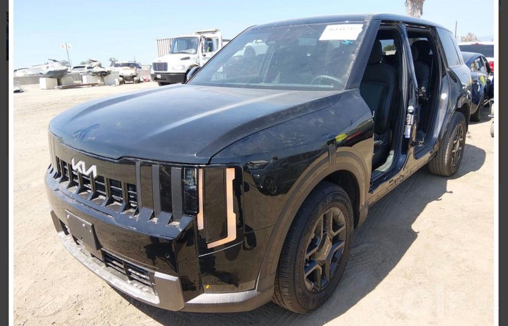 Авто из США. Kia telluride 2027 модель. Цвет: чёрный. Пробег:13113 км