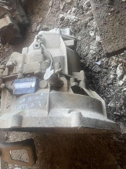 Скоростна кутия за опел синтра /opel sintra 2.0 i