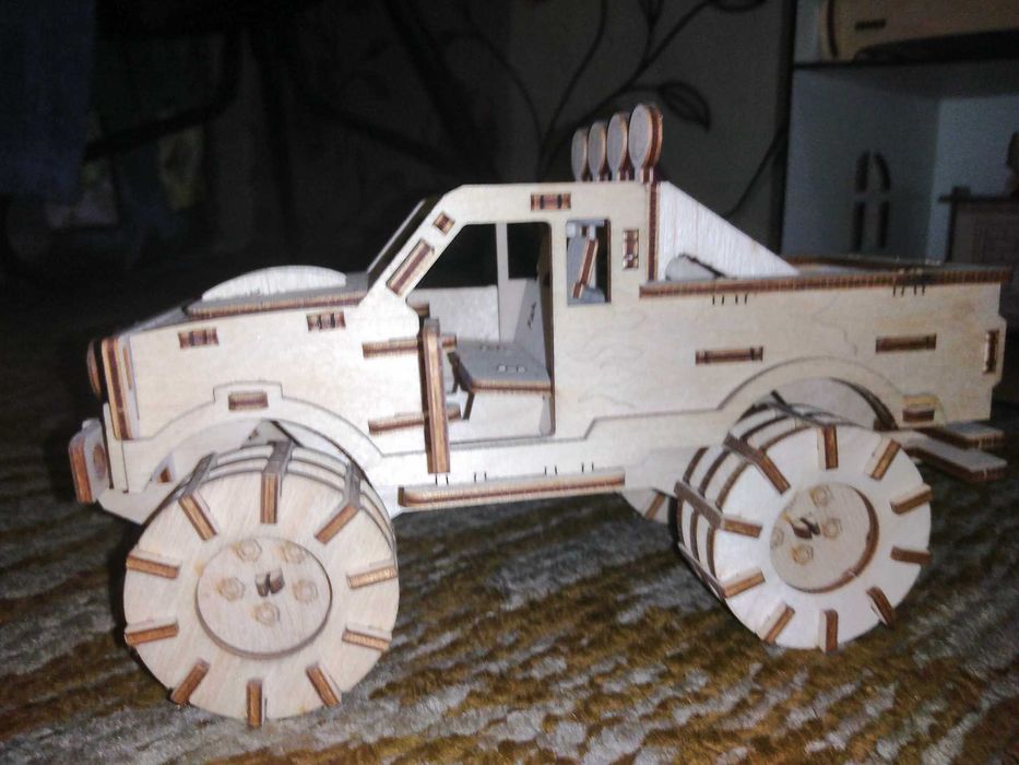 Домик с машинкой (деревянные)