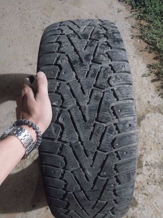 Продам шину 235/70/16зимний
