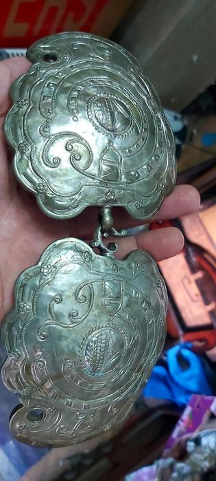 Сребърни възрожденски пафти