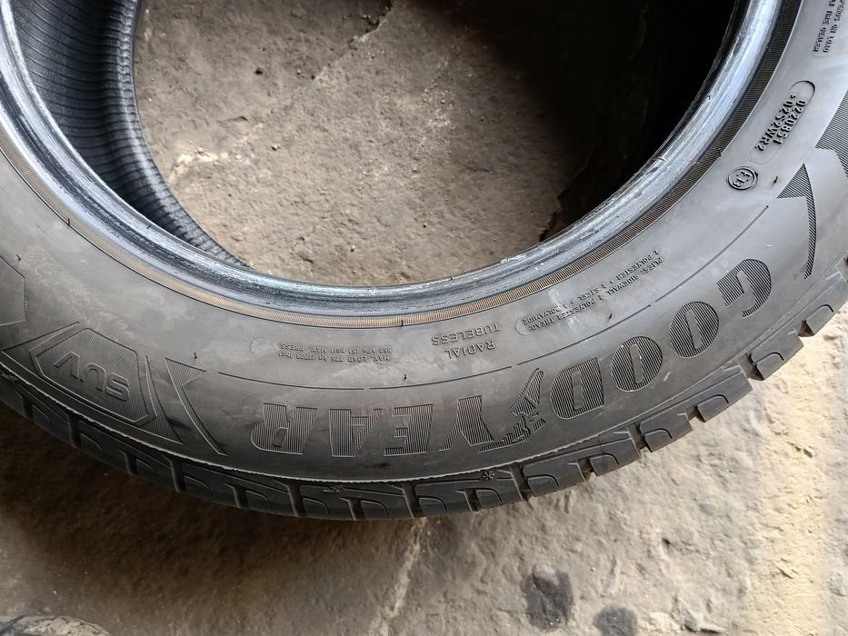 Зимни гуми -17цола -215/65-1бр.-65лв."GOOD YEAR"