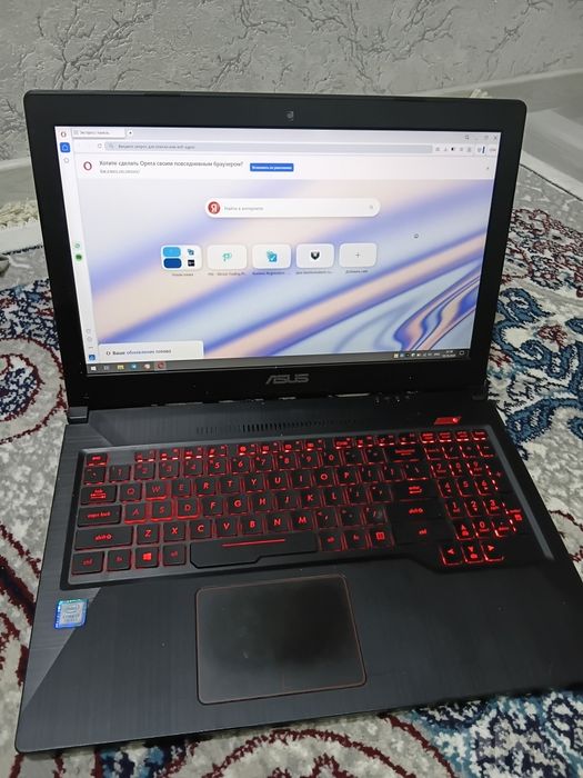 Kompyuter notebook asus