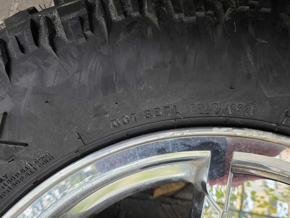 Гуми с джанти Nexen Roadian MTX 255 75 17