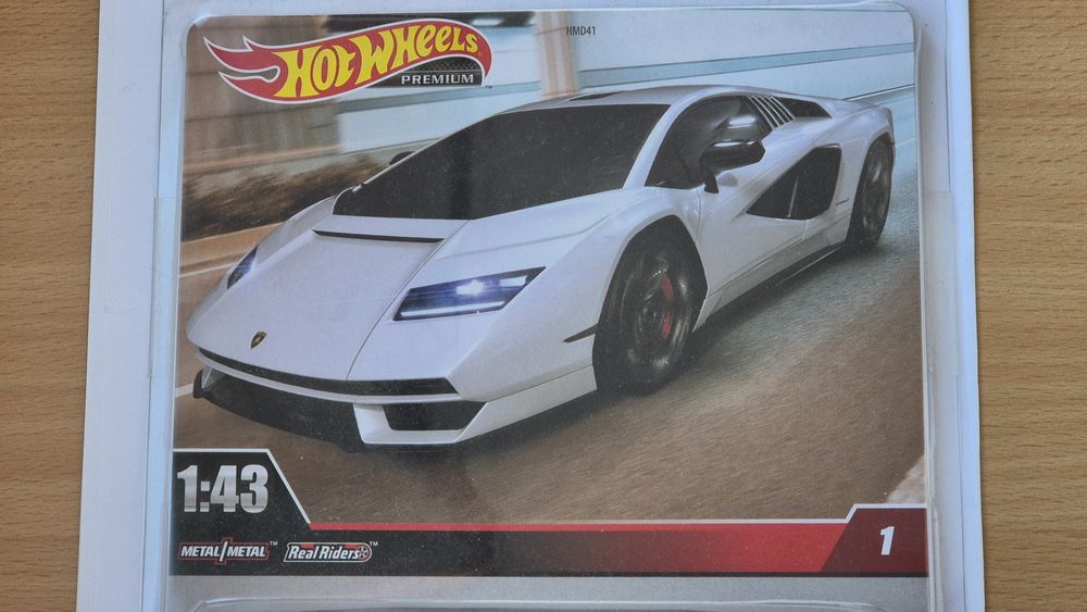 Lamborghini Countach Hotwheels 1:43