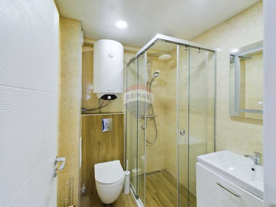 Дава се под наем Тристаен апартамент в Варна, Базар Левски - 88 кв.м за 663 € - Снимка #9