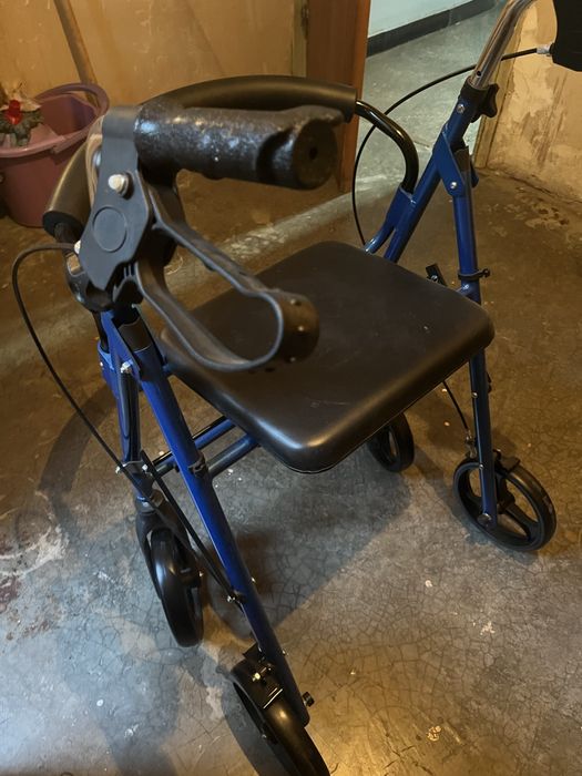 Cadru cu roti, suport sezut inclus