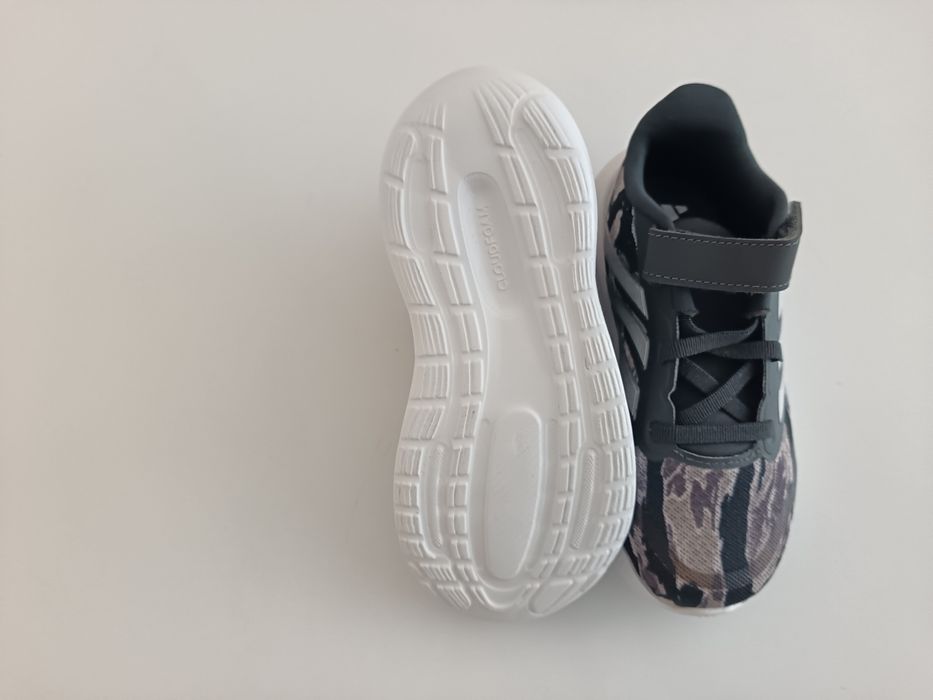 Адидас маратонки