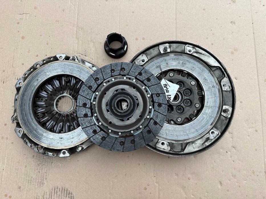 Volanta masa dubla + Kit ambreiaj BMW Seria 1 / 3 / 5 2.0 Diesel N47