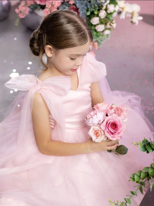 Нарядное платье для девочек на прокат