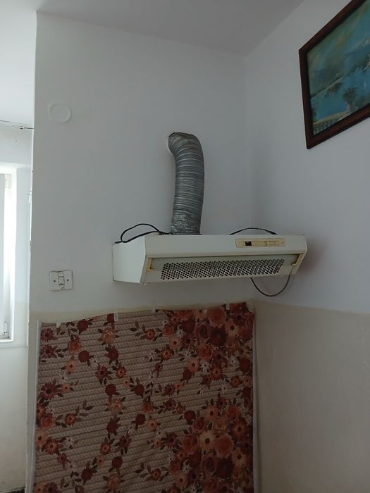 Vând apartament  comuna cerna
