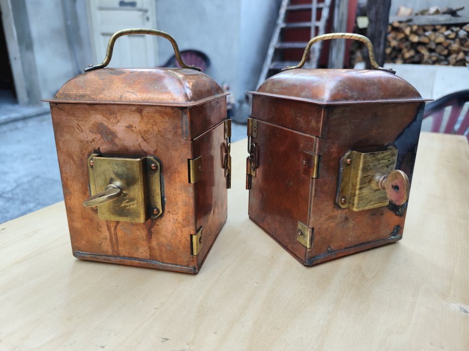 Чифт месингови навигационни фенери (ляв и десен борд)