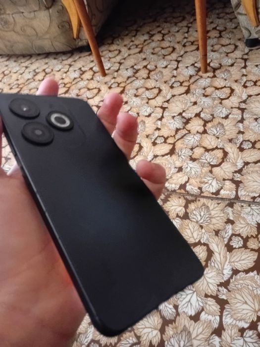 Продам телефон Infinix SMART 8