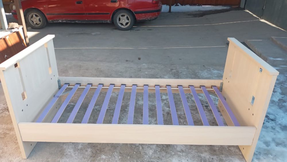 Кровать деревянная без матраца б/у