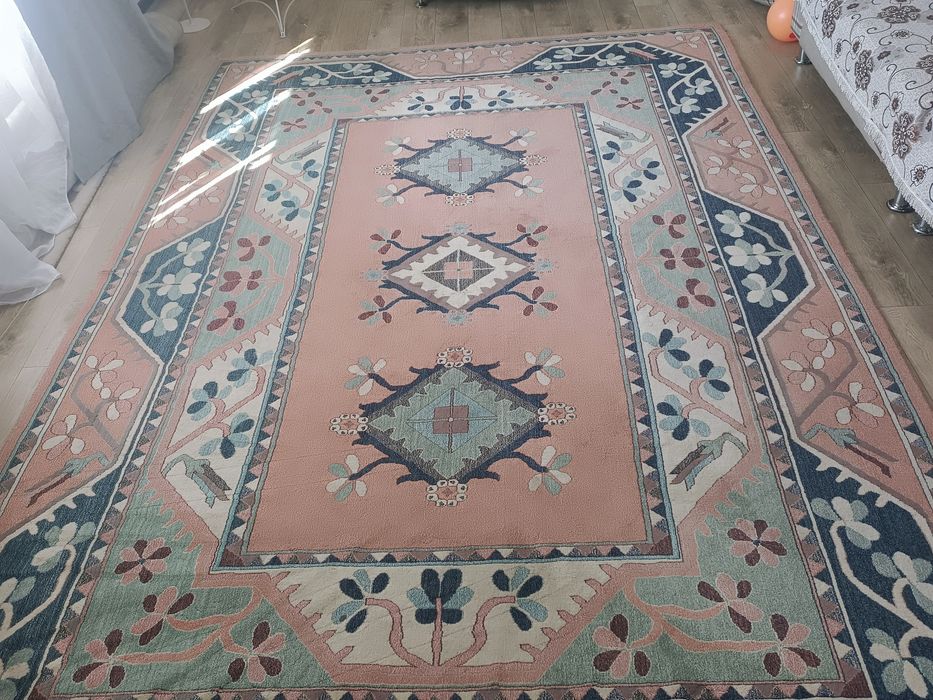 Продам ковер, б/у, в хорошем состоянии