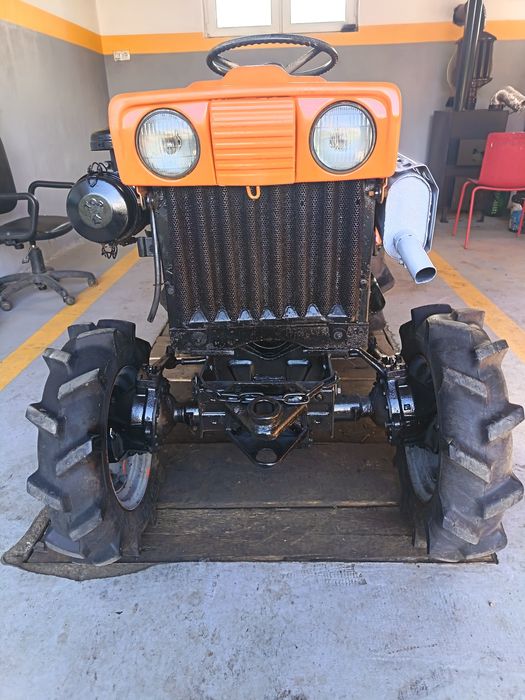 Tractoras kubota 4x4 b7000