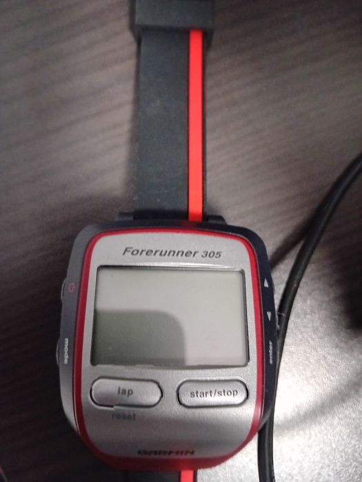 Ceas GPS Garmin. Pret 100 lei fix