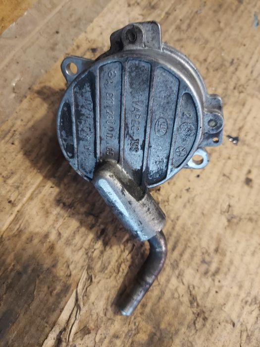 Вакуум помпа Мерцедес С , Ц , ЦЛК / Mercedes S w220 , C w203 , CLK w20