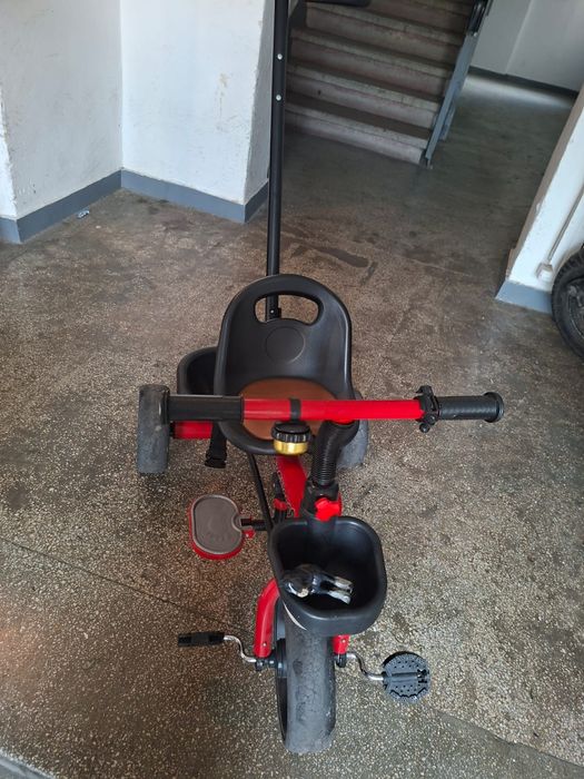 Vand masina electrica cu telecomanda. Bicicleta  și raft