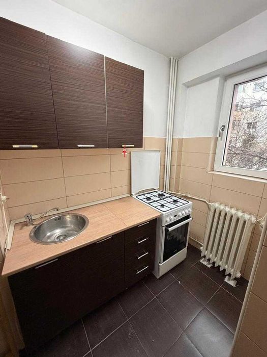 Închiriez garsonieră  zona Iancului