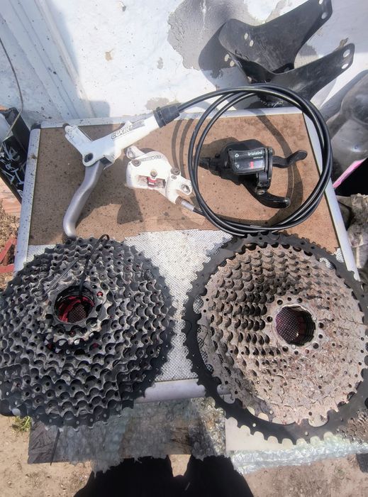 Vând piese bicicleta